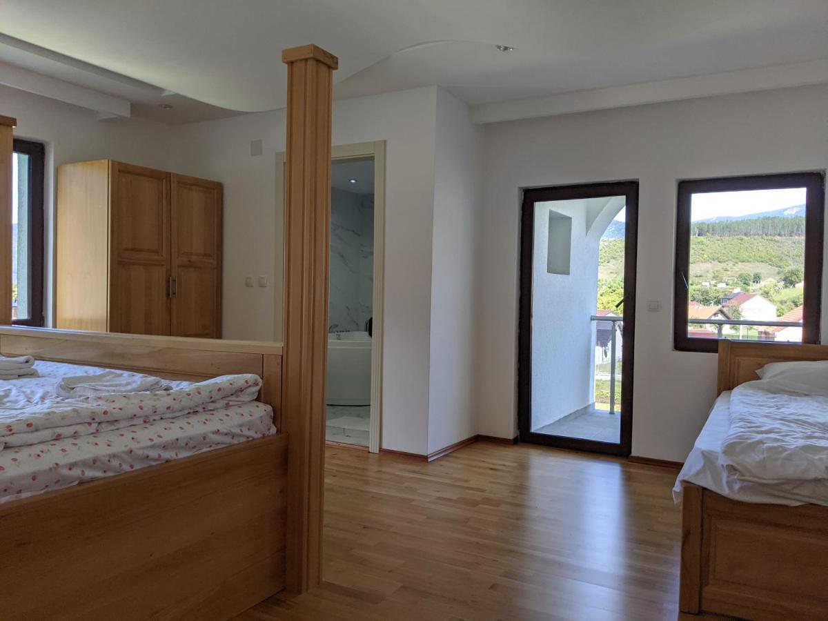 Apartments & Restaurant Abas Plav Exterior photo